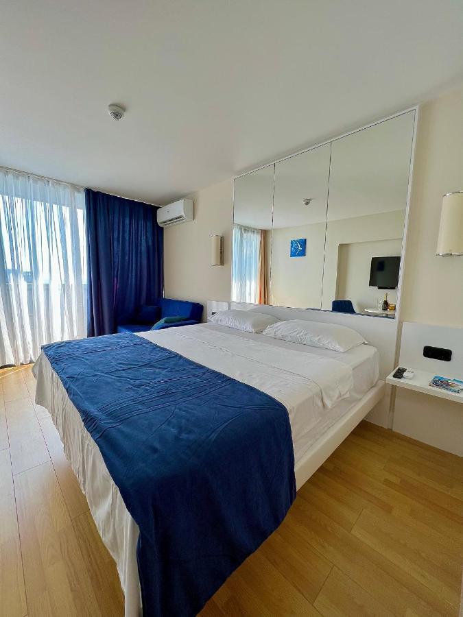Apartments In Orbi Group Batumi Esterno foto
